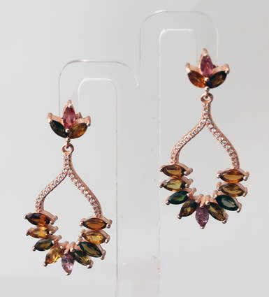 DANGLING NATURAL TOURMALINE EARRINGS IN ROSE GOLD-HUED STERLING SILVER. EARTHY COLOURS. 925