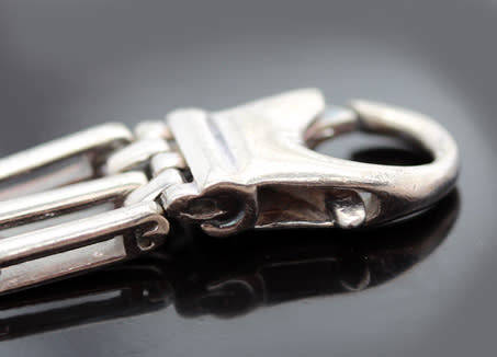 COLLECTABLE VINTAGE AUTHENTIC STERLING SILVER PANTHER LINK BRACELET. STURDY. STRONG UNUSUAL CLASP