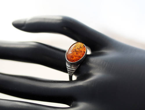 STRIKING LARGE VINTAGE HORIZONTAL OVAL STERLING SILVER BALTIC AMBER RING FABULOUS RICH HONEY HUE