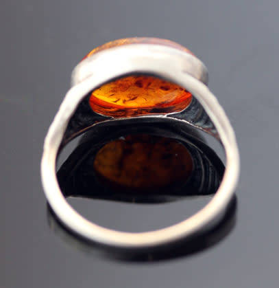 STRIKING LARGE VINTAGE HORIZONTAL OVAL STERLING SILVER BALTIC AMBER RING FABULOUS RICH HONEY HUE