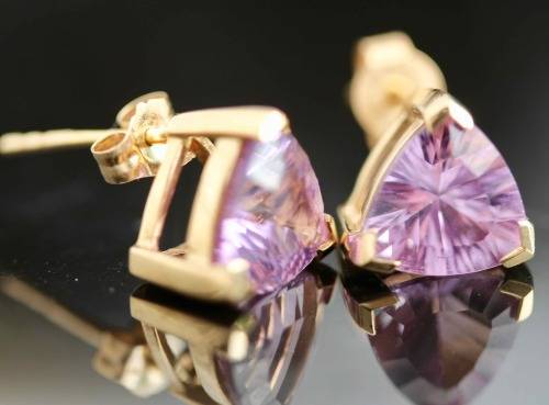 STUNNING VINTAGE ENGLISH TRILLION-CUT AMETHYST 9CT YELLOW GOLD STUD EARRINGS AMAZING CUT AND CLARITY