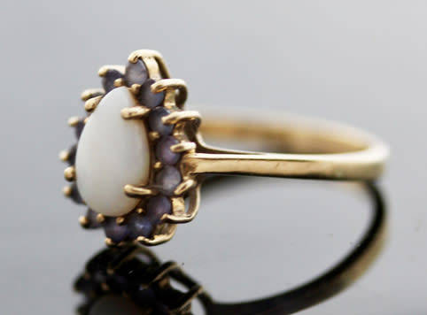 VINTAGE 9CT YELLOW GOLD PEAR FACETED NATURAL OPAL AND TANZANITE RING