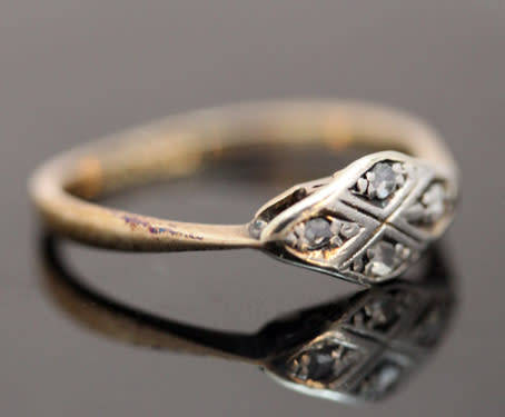 ANTIQUE ENGLISH DIAMOND PLATINUM AND 9CT YELLOW GOLD RING. DIAMONDS GEM TESTED