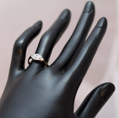 ANTIQUE ENGLISH DIAMOND PLATINUM AND 9CT YELLOW GOLD RING. DIAMONDS GEM TESTED