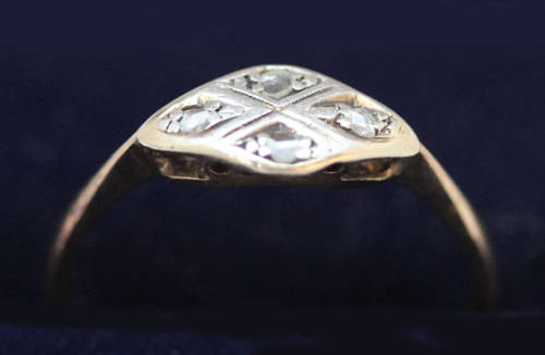 ANTIQUE ENGLISH DIAMOND PLATINUM AND 9CT YELLOW GOLD RING. DIAMONDS GEM TESTED