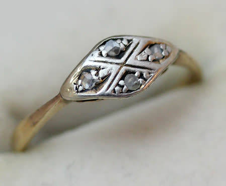 ANTIQUE ENGLISH DIAMOND PLATINUM AND 9CT YELLOW GOLD RING. DIAMONDS GEM TESTED