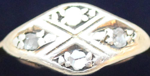 ANTIQUE ENGLISH DIAMOND PLATINUM AND 9CT YELLOW GOLD RING. DIAMONDS GEM TESTED
