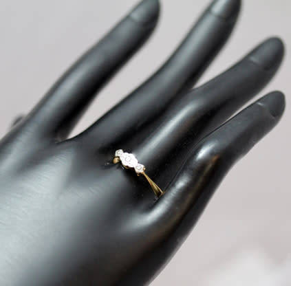 VINTAGE ART DECO DIAMOND TRILOGY 18CT YELLOW GOLD AND PLATINUM RING. circa 1930