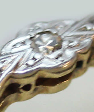 VINTAGE ART DECO DIAMOND TRILOGY 18CT YELLOW GOLD AND PLATINUM RING. circa 1930