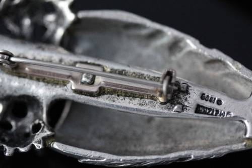 UNUSUAL VINTAGE COLLECTABLE TUSSIE MUSSIE (BOUTONNIER) BROOCH FOR FRESH FLOWER POSY