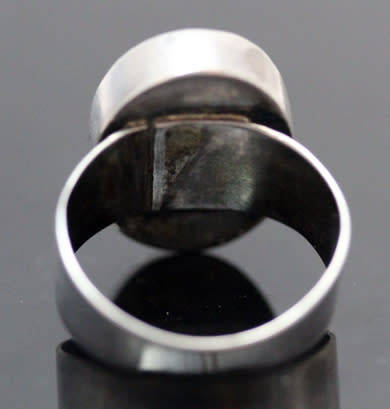 VINTAGE YELLOW/TOFFEE BALTIC AMBER STERLING SILVER RING. 925. LARGE OVAL CABOCHON HEAVY 4,8g