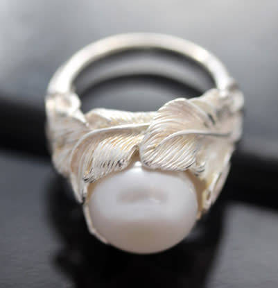 GLORIOUS LARGE & DRAMATIC NATURAL PEARL CABOCHON IN STERLING SILVER 925