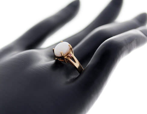 VINTAGE OPAL SOLITAIRE CABOCHON 9CT YELLOW GOLD RING WITH PINK SAPPHIRE ACCENTS - INCREDIBLE LUSTRE!
