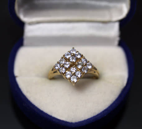 ENGLISH VINTAGE REAL TANZANITE GEMSTONE 9CT YELLOW GOLD RING. WELL HALLMARKED!