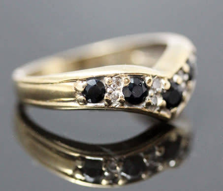 VINTAGE ENGLISH SAPPHIRE AND DIAMOND 9CT YELLOW GOLD CHEVRON RING. SOLID PIECE.  WELL HALLMARKED!