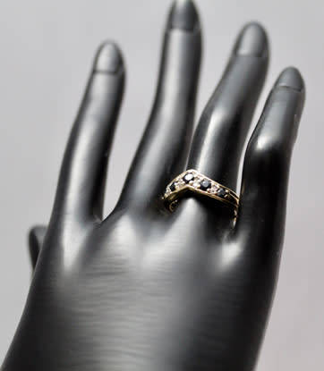 VINTAGE ENGLISH SAPPHIRE AND DIAMOND 9CT YELLOW GOLD CHEVRON RING. SOLID PIECE.  WELL HALLMARKED!