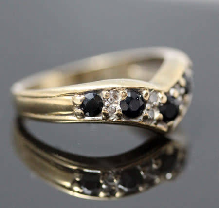 VINTAGE ENGLISH SAPPHIRE AND DIAMOND 9CT YELLOW GOLD CHEVRON RING. SOLID PIECE.  WELL HALLMARKED!