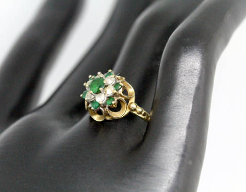 ORNATE VINTAGE EMERALD AND WHITE SPINEL 9CT YELLOW GOLD RING. *JEWELLER'S EVALUATION R16'800*