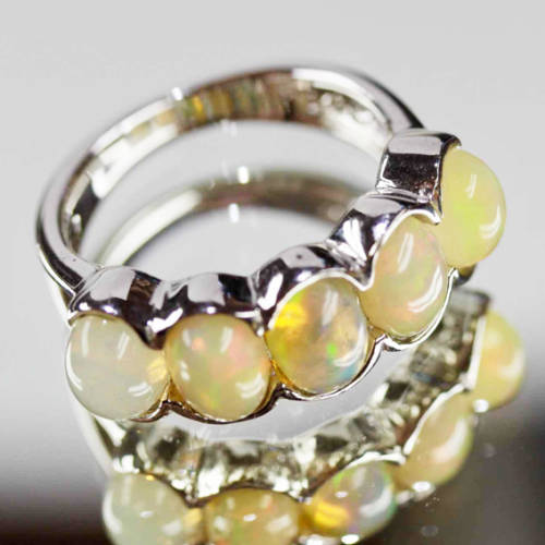 CONTEMPORARY FULL FLASH UN HEATED NATURAL FIRE OPAL STERLING SILVER RING. 925