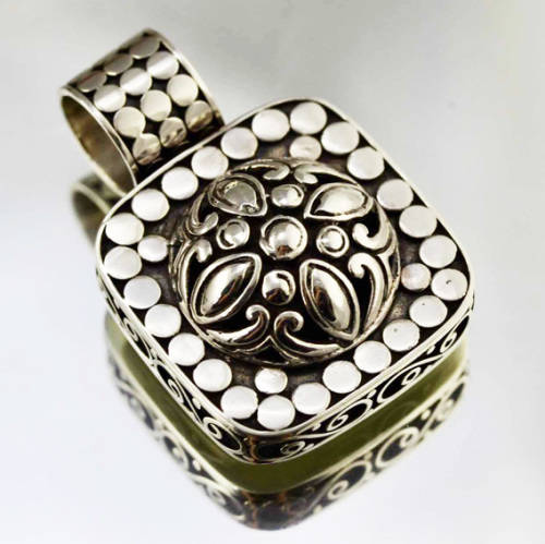HANDCRAFTED INTRICATE CLASSIC FOLKLORE JAWANBUN 3D DESIGN STERLING SILVER PENDANT ON STERLING CHAIN