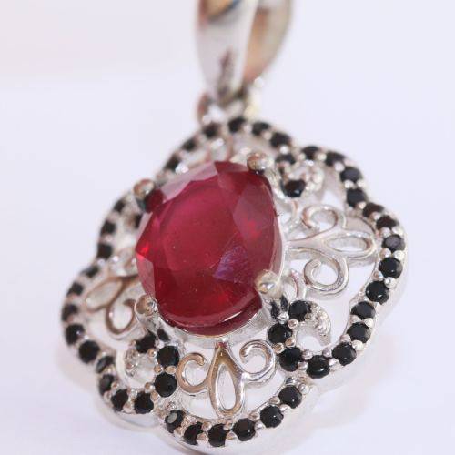 ELEGANT, REAL RUBY and BLACK SPINEL GEMSTONE FILIGREÉ STERLING SILVER PENDANT ON FACETED 40mm CHAIN