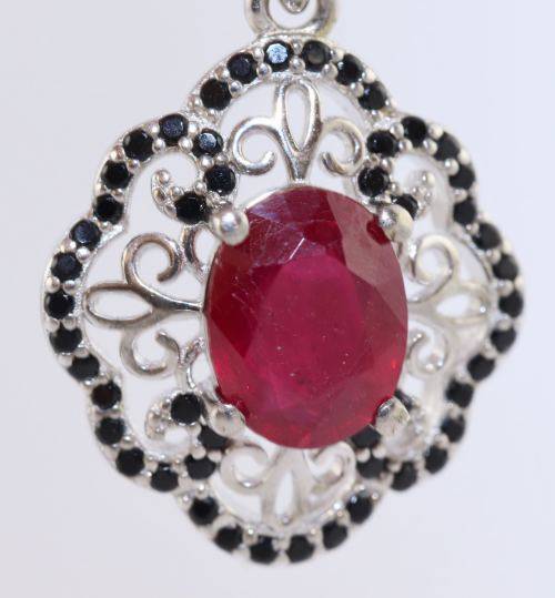 ELEGANT, REAL RUBY and BLACK SPINEL GEMSTONE FILIGREÉ STERLING SILVER PENDANT ON FACETED 40mm CHAIN