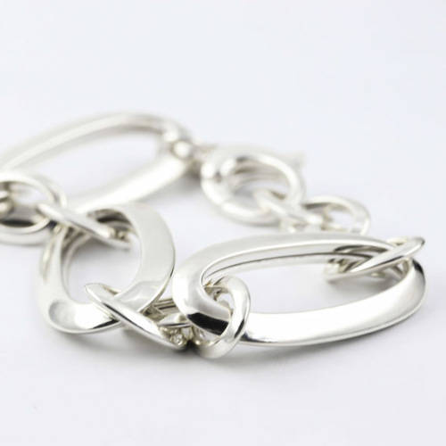 LARGE ELONGATED LOOP LINK ITALIAN SOLID STERLING SILVER BRACELET WITH LARGE CLASP. 925. ITALY