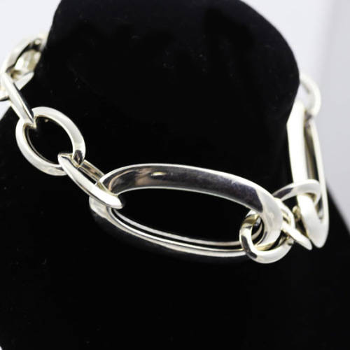 LARGE ELONGATED LOOP LINK ITALIAN SOLID STERLING SILVER BRACELET WITH LARGE CLASP. 925. ITALY