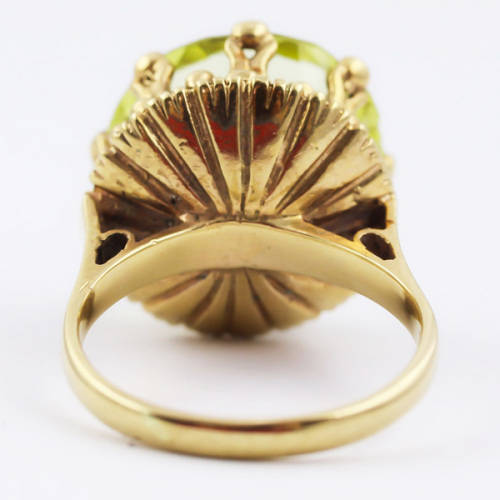 GLORIOUS VINTAGE LEMON QUARTZ SOLITAIRE IN 9CT YELLOW GOLD. *JEWELLER`S EVALUATION R16`000* Incld