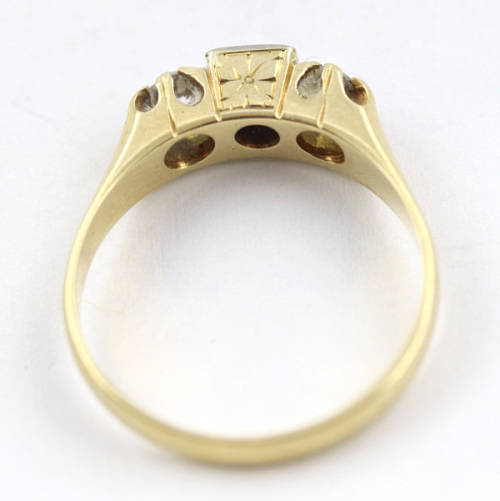 VINTAGE SAPPHIRE AND TOPAZ 14CT YELLOW GOLD RING. 585. * JEWELLER`S EVALUATION R15`000 *