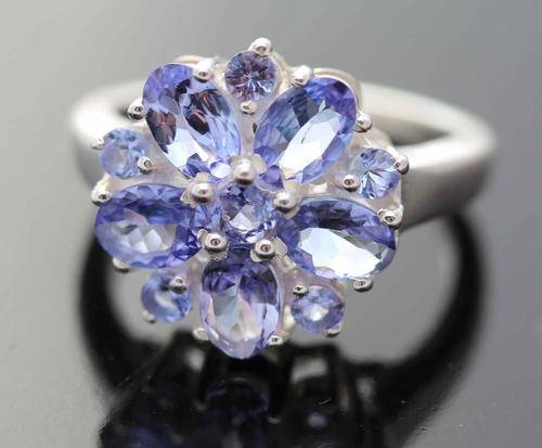BEAUTIFUL TANZANITE RING IN SILVER 925! 0,78 carats