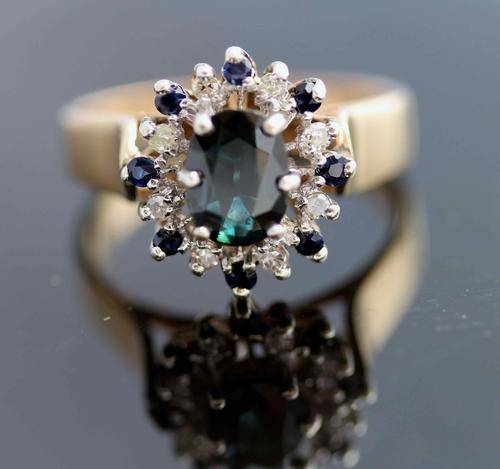 VINTAGE BLUE-GREEN SAPPHIRE (1,12ct)  DIAMOND (0,12ct) GOLD RING. JEWELLER CERTIFICATE VALUE R14 221