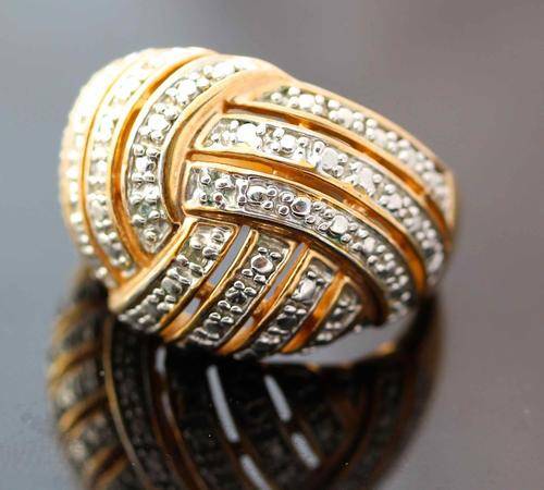 HUGE STERLING SILVER RING, REAL DIAMONDS. {*JEWELLER CERTIFIED R2'703*}! GOLD FINISH. 7,7 grams!!