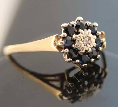 VINTAGE 1981 BLUE SAPPHIRE DIAMOND RING. 9ct GOLD JEWELLER AUTHENTICATION CERTIFICATE! LONDON ASSAY