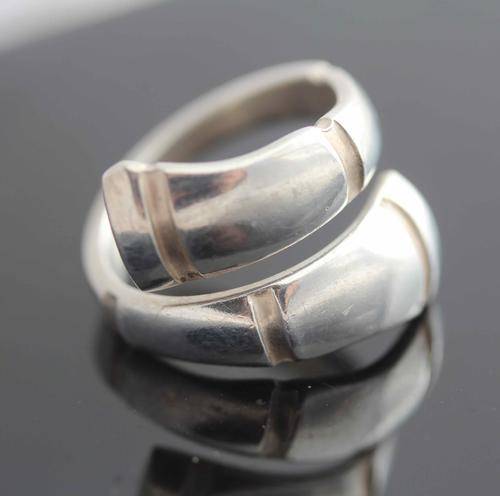 UNUSUAL COLLECTABLE TOWLE SILVERSMITH STERLING SILVER RING MADE FROM SPOON! MODERN DESIGN 6,6 g!