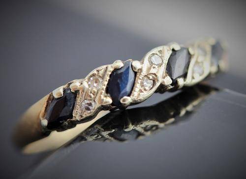 VINTAGE 1964 SAPPHIRE AND DIAMOND 9ct YELLOW GOLD HALF ETERNITY RING. GREAT STACKING RING!