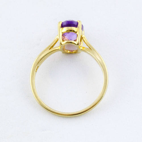 ELEGANT 10CT YELLOW GOLD VINTAGE AMETHYST SOLITAIRE RING. COMES WITH R6`000 JEWELLER CERTIFICATE