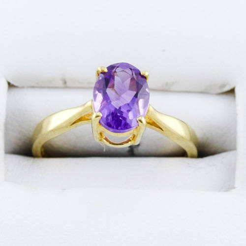 ELEGANT 10CT YELLOW GOLD VINTAGE AMETHYST SOLITAIRE RING. COMES WITH R6`000 JEWELLER CERTIFICATE