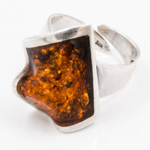 STRIKING NATURAL BALTIC AMBER STERLING SILVER `INLAY SET` RING. 925. GLORIOUS COLOUR!
