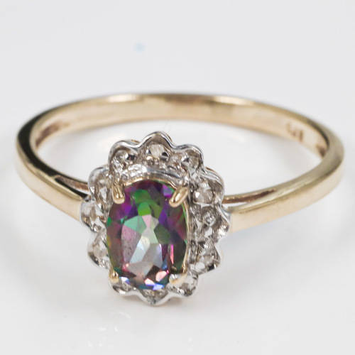 UNUSUAL MYSTIC TOPAZ AND DIAMOND YELLOW GOLD RING *JEWELLER EVALUATION R10`000*
