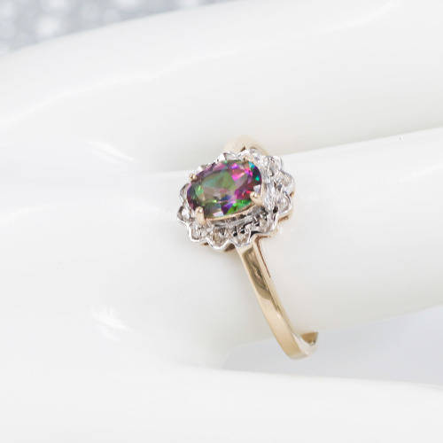 UNUSUAL MYSTIC TOPAZ AND DIAMOND YELLOW GOLD RING *JEWELLER EVALUATION R10`000*