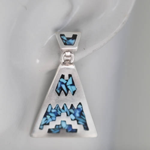 TURQUOISE AND MEXICAN STERLING SILVER EARRINGS WITH INLAY DESIGN. 925