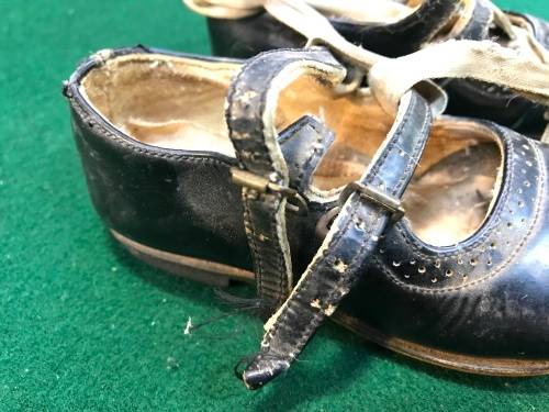 VINTAGE LEATHER BABY SHOES