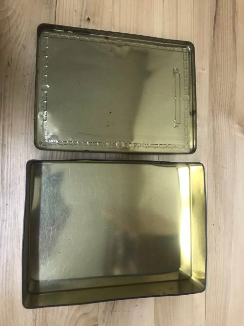 EMBOSSED PUZZLE TIN  PRINCESS DIANA AND PRINCE CHARLES