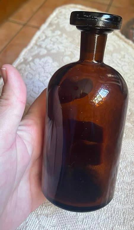 VINTAGE MEDICINE BOTTLE WITH GLASS STOPPER