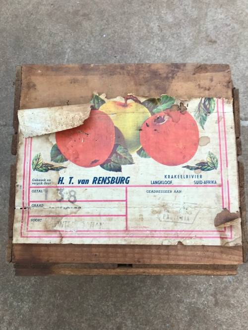 WOODEN FRUIT CRATE - Vintage