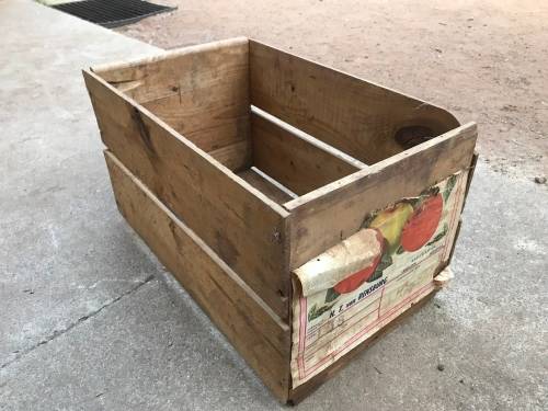 WOODEN FRUIT CRATE - Vintage