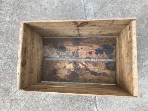 WOODEN FRUIT CRATE - Vintage