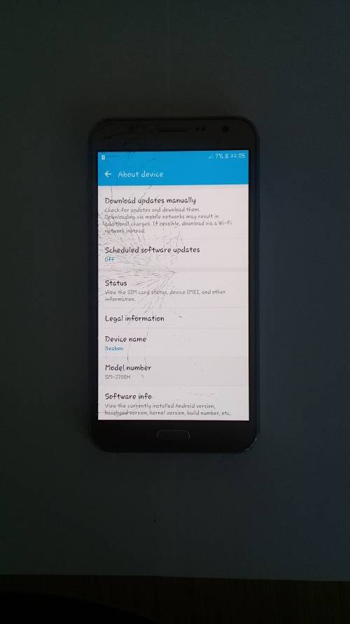 Galaxy J7 16GB - Cracked Screen