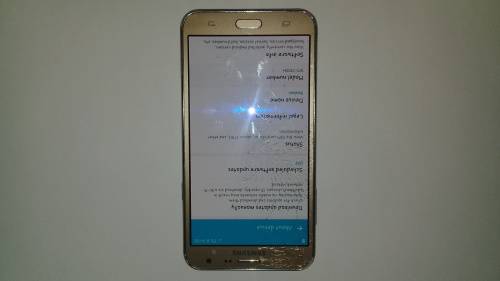 Galaxy J7 16GB - Cracked Screen
